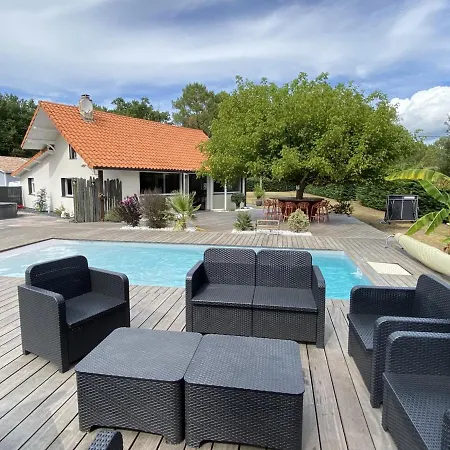 Villa Hourtin, 6 Pieces, 10 Personnes - Fr-1-648-106 *